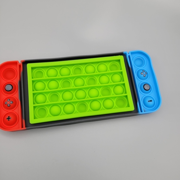 Video Game Fidget Pop Set - Switch & Pro Game Controller Inspired Bubble Popper - Picture 2 of 4